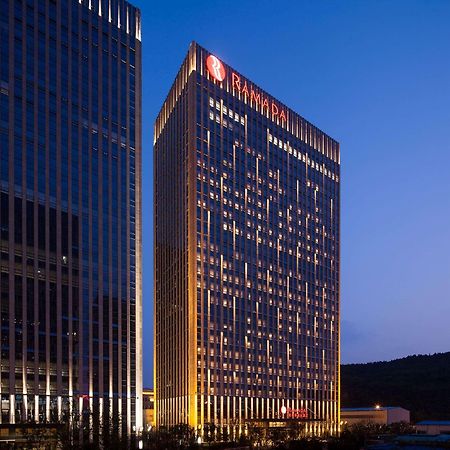 Ramada Jinan Hotel Kültér fotó